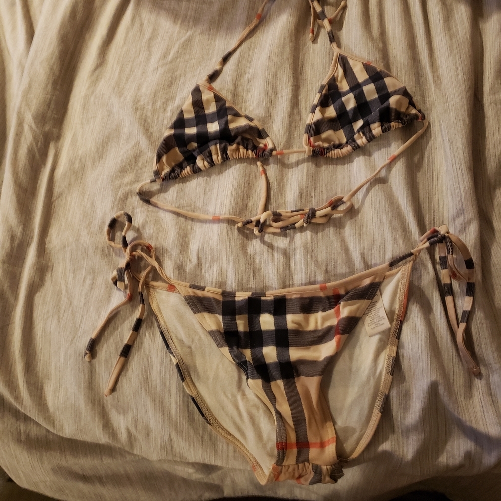 Burberry bikini